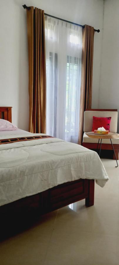 Inang Amang Homestay Labuan Bajo Exterior photo